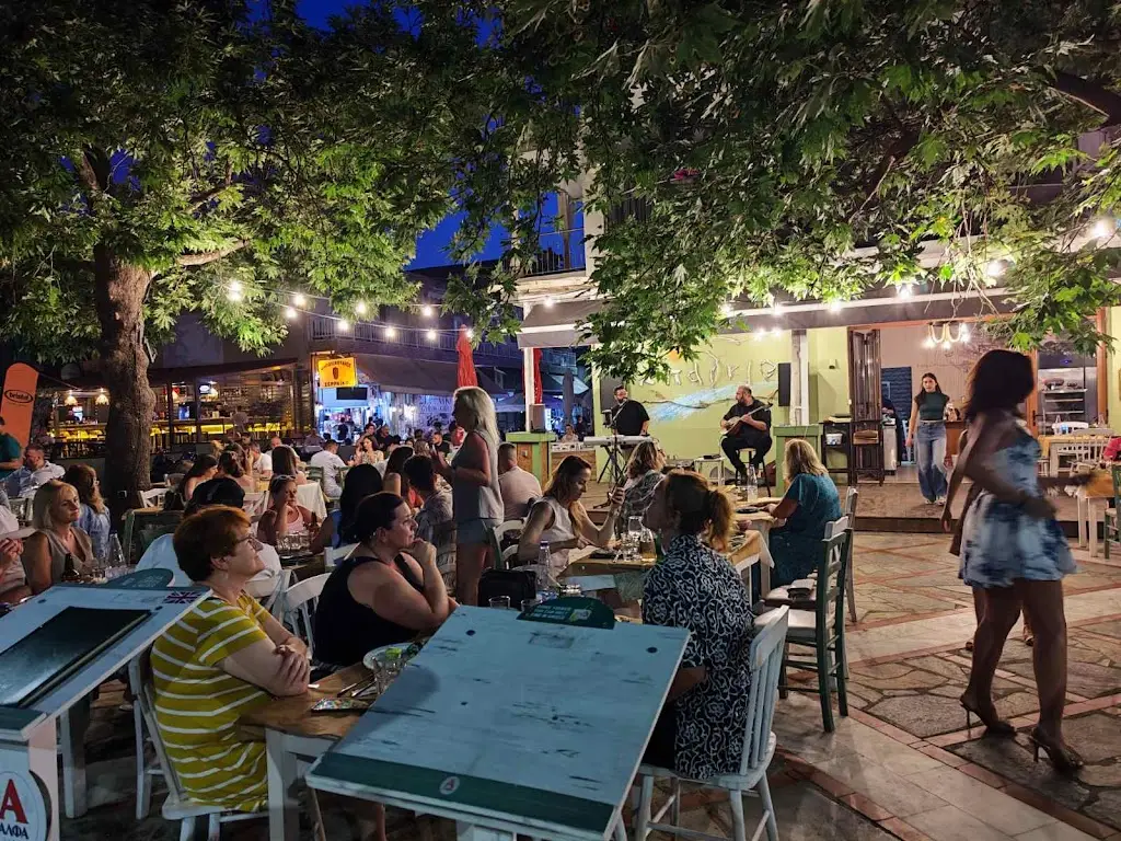 Apagkio Restaurant in Asproválta