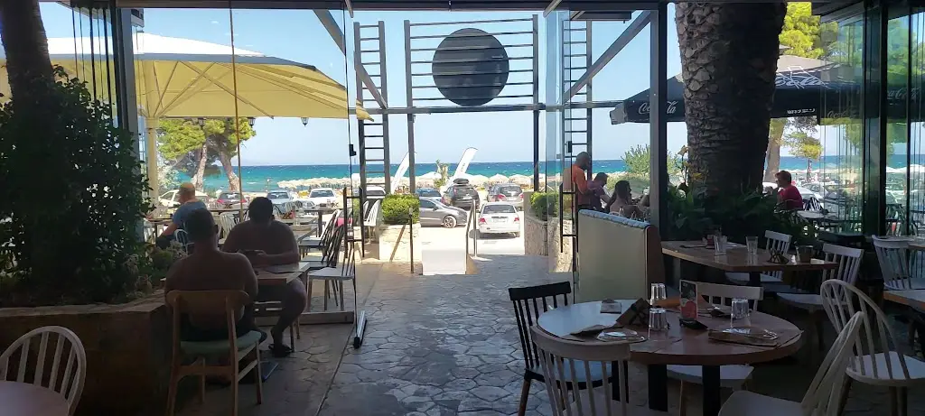 City Grill_Artémida_slider_image_2