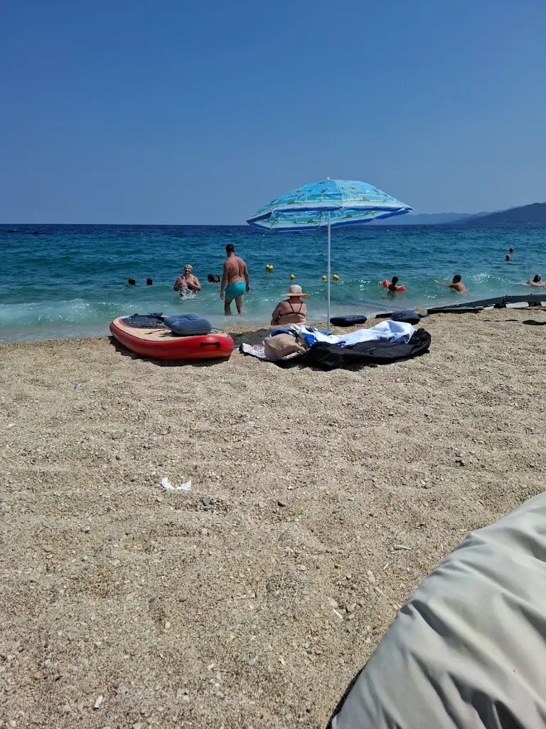 Emil Krastev_Kyklades Beach Bar_Asproválta_avis