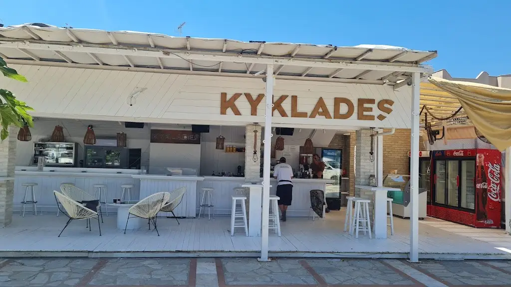 Kyklades Beach Bar Restaurant in Asproválta