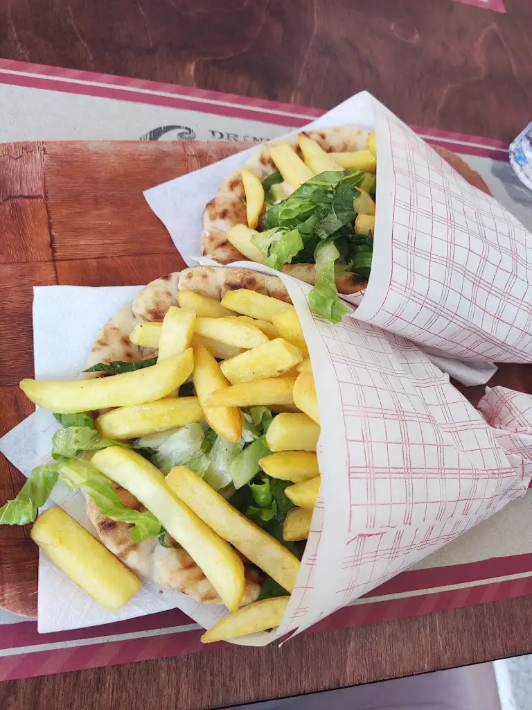 Ifestos Fast Food_Asproválta_slider_image_2