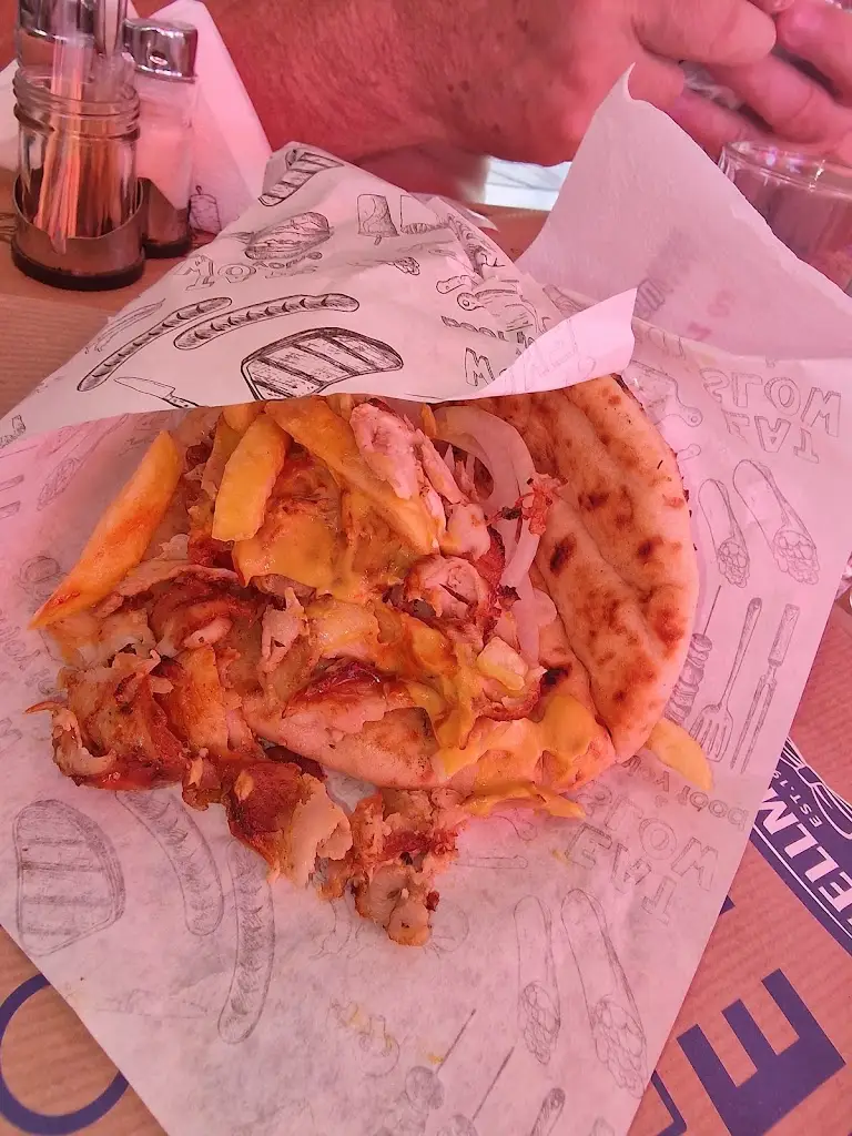 Nemanja Dragutinovic_ΛΕΩΝ & ΚΡΙΟΣ_Asproválta_Bewertung