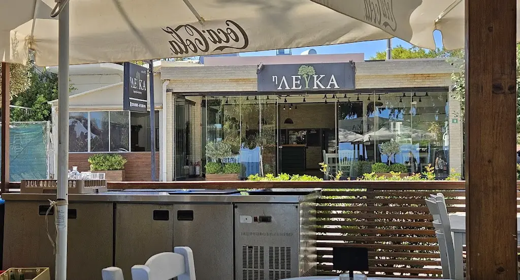 LEFKA TAVERN_Artémida_slider_image_3