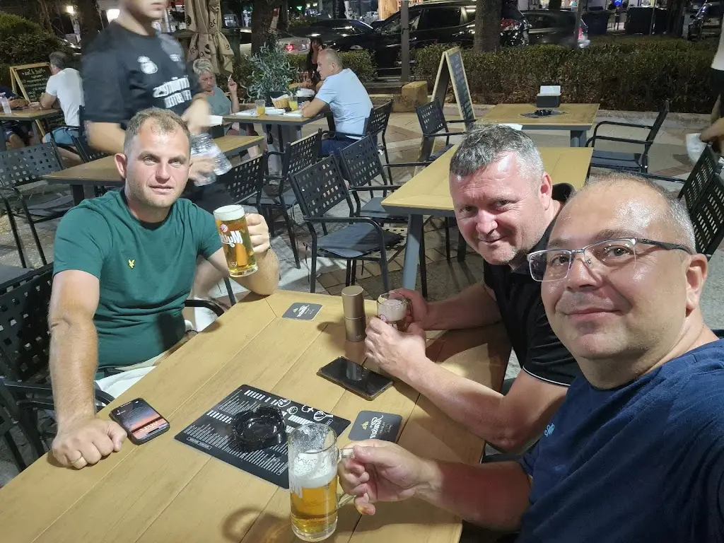 Mihai Doboseru_MEAT&SEA_Asproválta_review