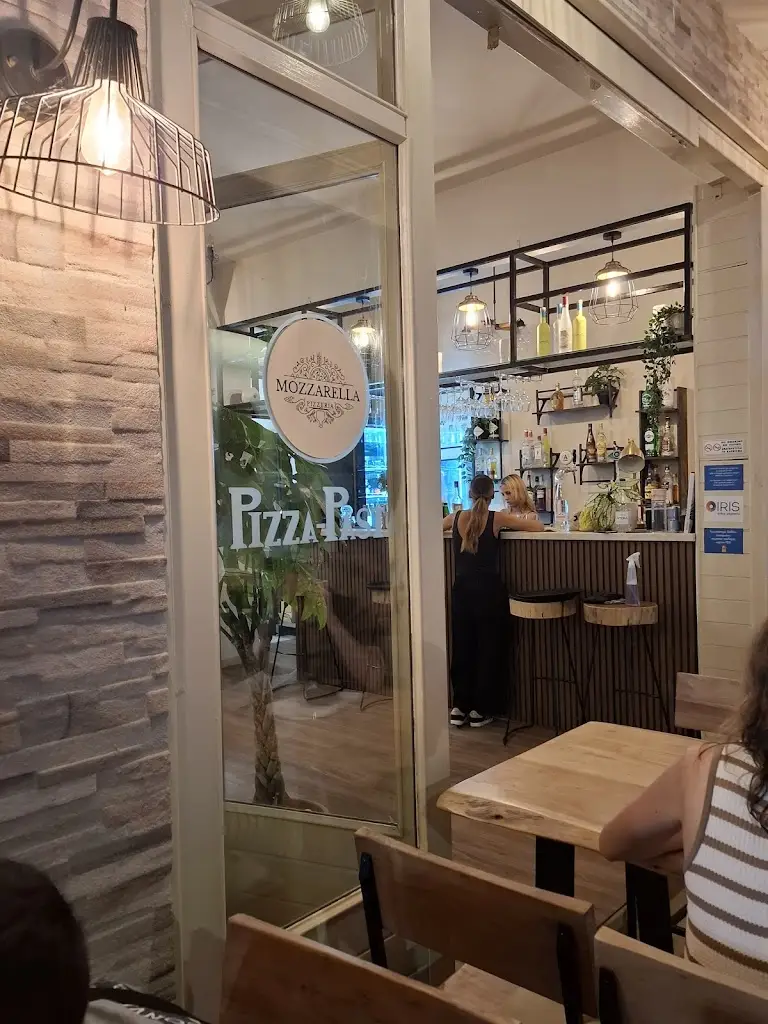 Mozzarella Pizzeria_Asproválta_slider_image_1