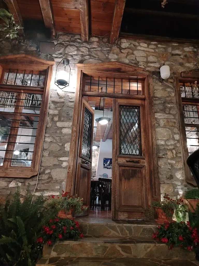 Dušan Plavšić_Ambelos Traditional Vine Restaurant_Asproválta_Bewertung