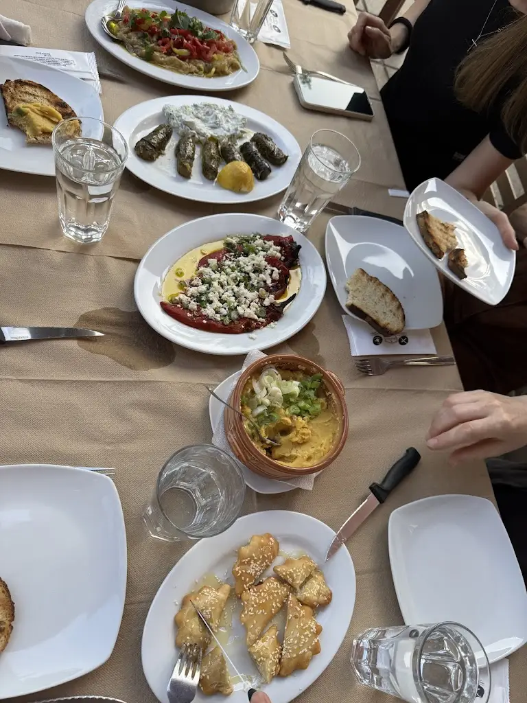 Ταβέρνα Ουζερί Πλατεία_Diavatá_slider_image_3