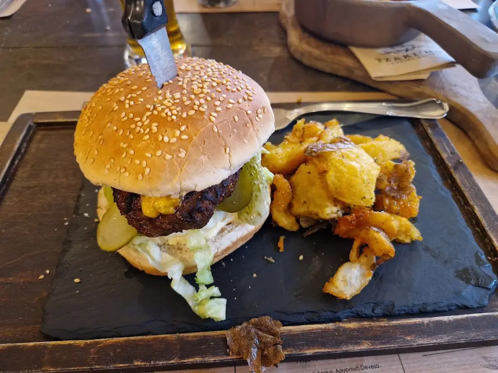 Cuneyt Yalcin_Tzaki 'Ho | Country Eating_Chortiátis_Bewertung