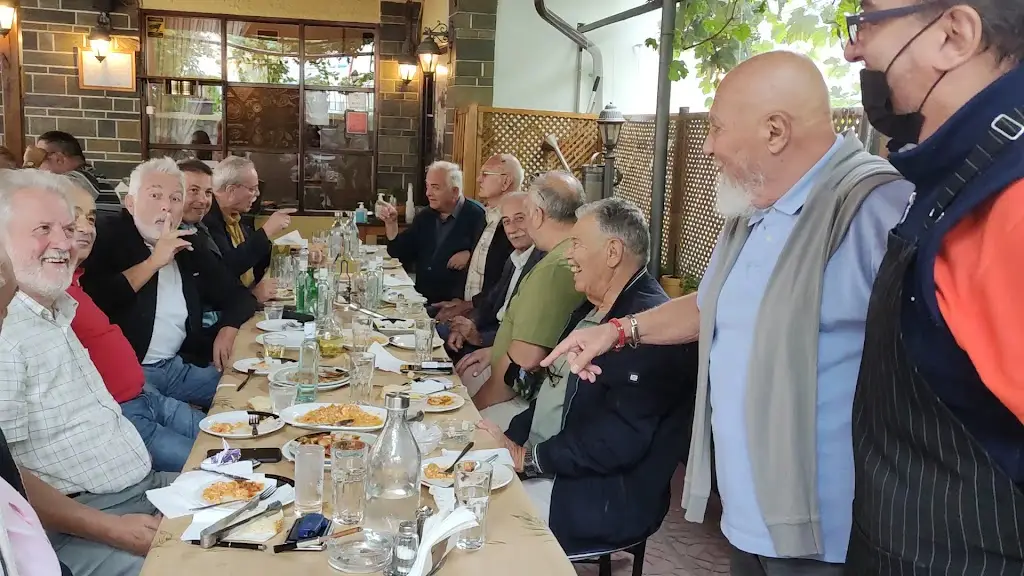 Βάιος Καφέ-Μεζέ_Chortiátis_slider_image_2