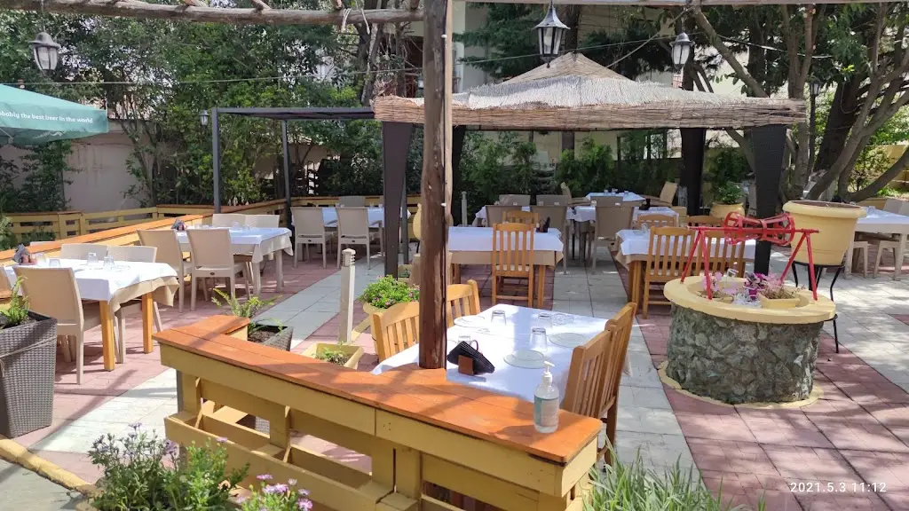 The Garden Tavern Restaurant in Chortiátis