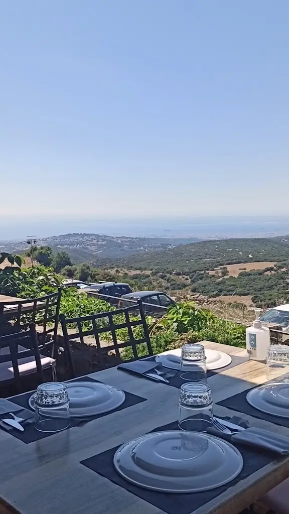 Aelios Petra_Chortiátis_slider_image_2