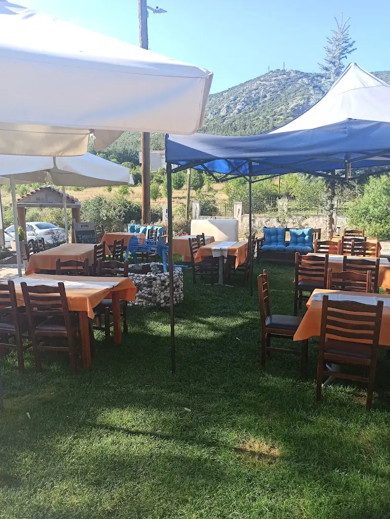 Taverna Exohiko Restaurant in Chortiátis