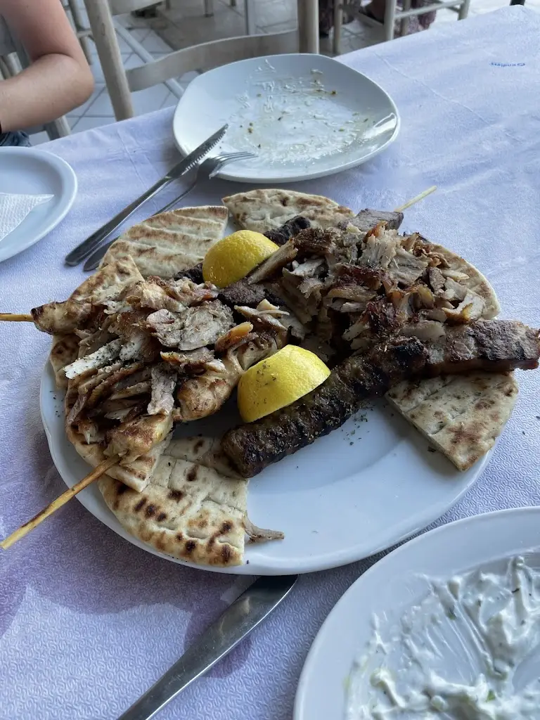 Menu_ΘΩΜΑΣ · Μουσική Ταβέρνα_Artémida_image_5