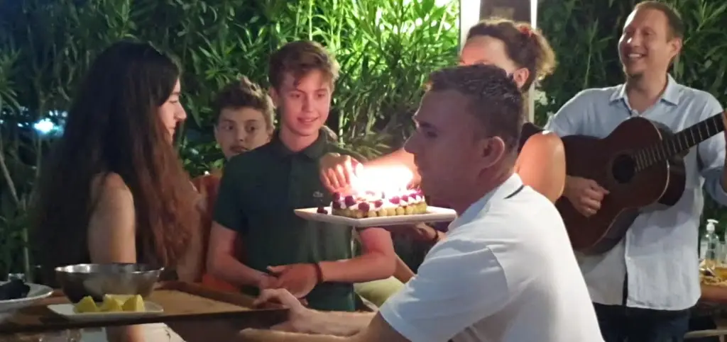 PARIS Restaurant_Chortiátis_slider_image_2