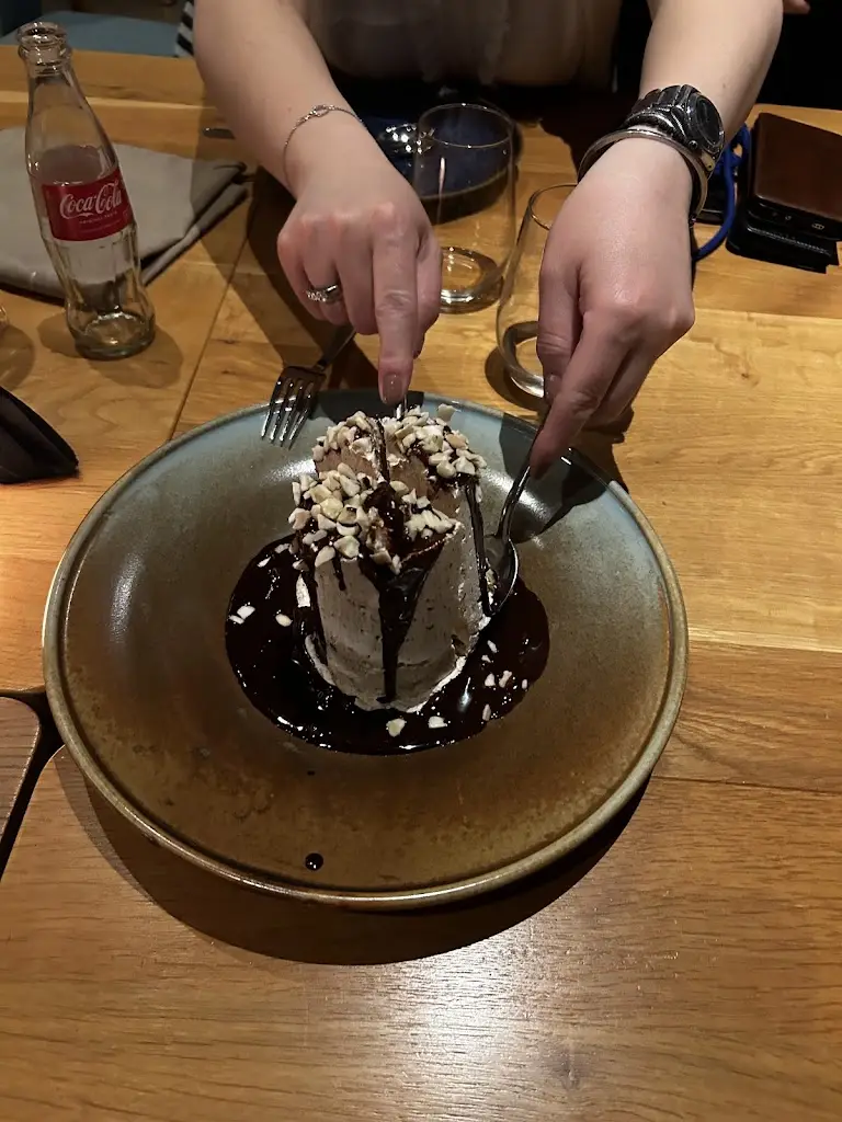 Emad Tawfik_718 Cozy & Hype_Chortiátis_Bewertung