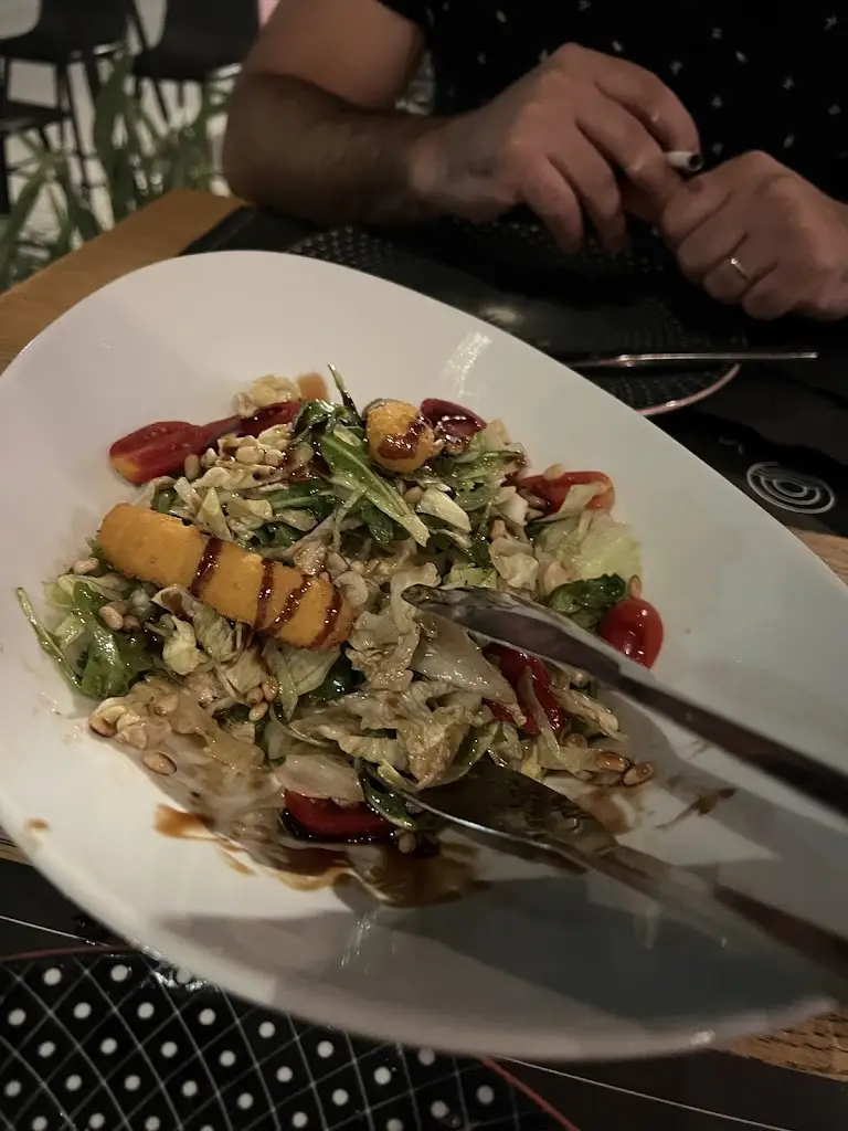 Antonella la_SEA SIDE all day bar-restaurant_Artémida_recensione