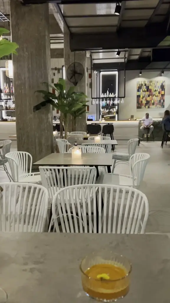 SEA SIDE all day bar-restaurant_Artémida_slider_image_2