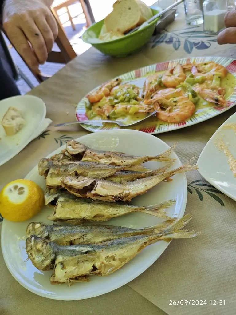 Μεζεδοπωλείο Η Πλατεία_Epanomí_slider_image_2