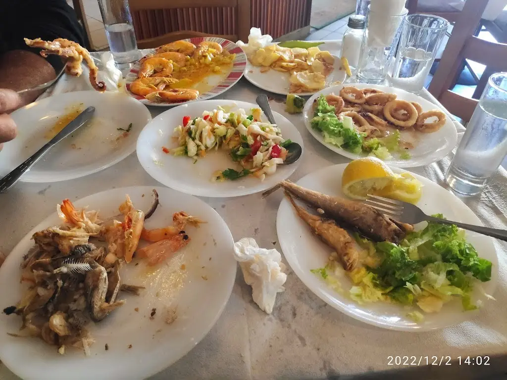 Μεζεδοπωλείο Η Πλατεία_Epanomí_slider_image_3