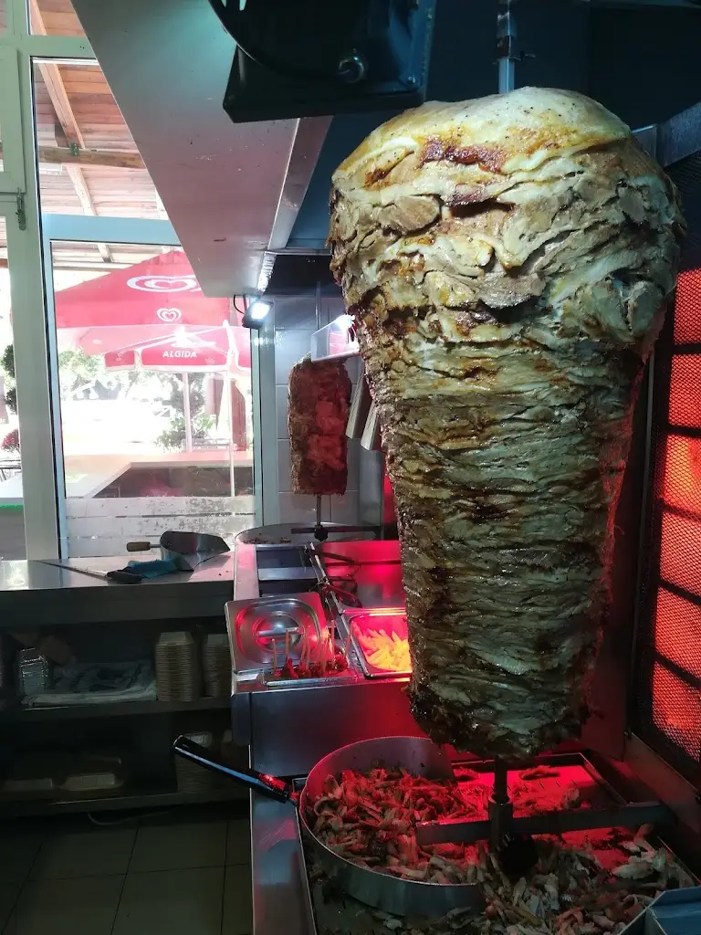 Menü_Ο ΓΥΡΟΣ ΤΗΣ ΓΗΣ.(O GIROS TIS GIS)_Efkarpía_Bild_5