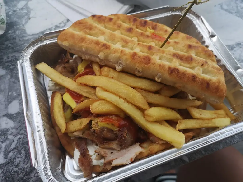 Barbara Korsos_Ο ΓΥΡΟΣ ΤΗΣ ΓΗΣ.(O GIROS TIS GIS)_Efkarpía_Bewertung