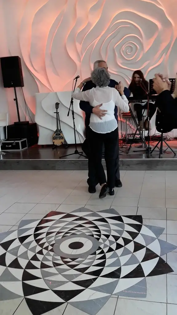 ΣΤΑΥΡΟΣ ΔΕΞΙΩΣΕΙΣ - ΕΥΚΑΡΠΙΑ_Efkarpía_slider_image_2