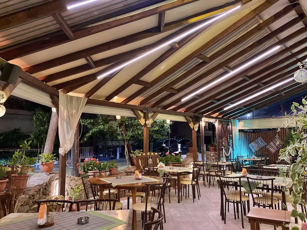 Τσιπουράδικο - Ταβέρνα Το Μισίρι_Édessa_slider_image_1