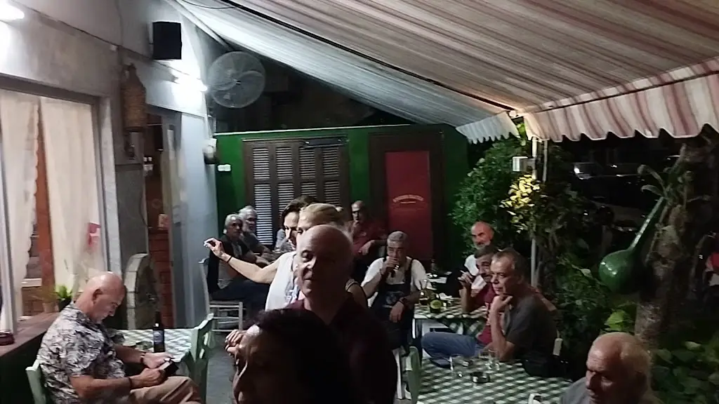 ΚΑΦΕ-ΟΥΖΕΡΙ ΚΟΚΚΙΝΗ ΠΛΑΤΕΙΑ_Édessa_slider_image_2