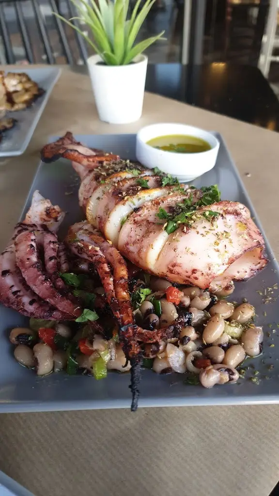 Menü_Δυτικόν καφέ•μεζέ•ποτό_Évosmos_Bild_3