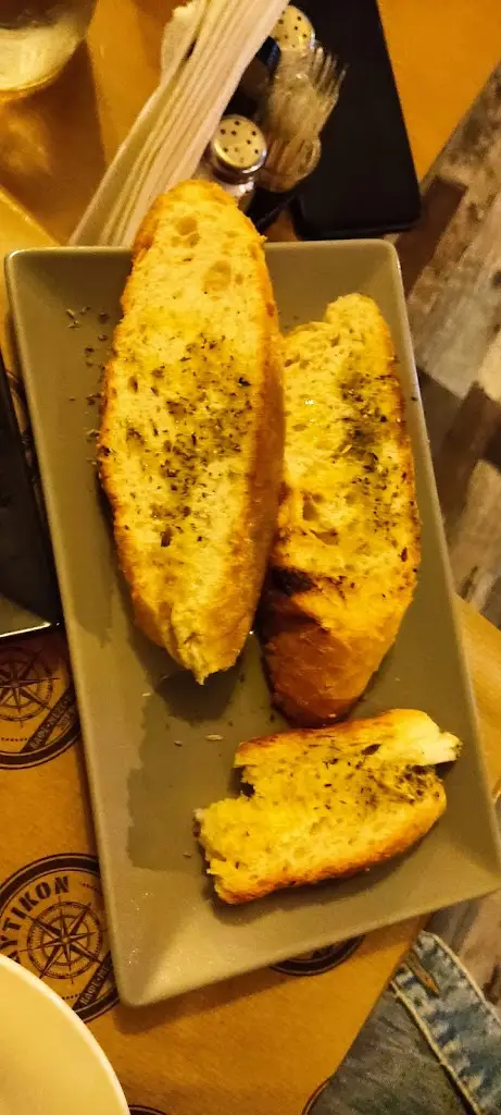 Menü_Δυτικόν καφέ•μεζέ•ποτό_Évosmos_Bild_8