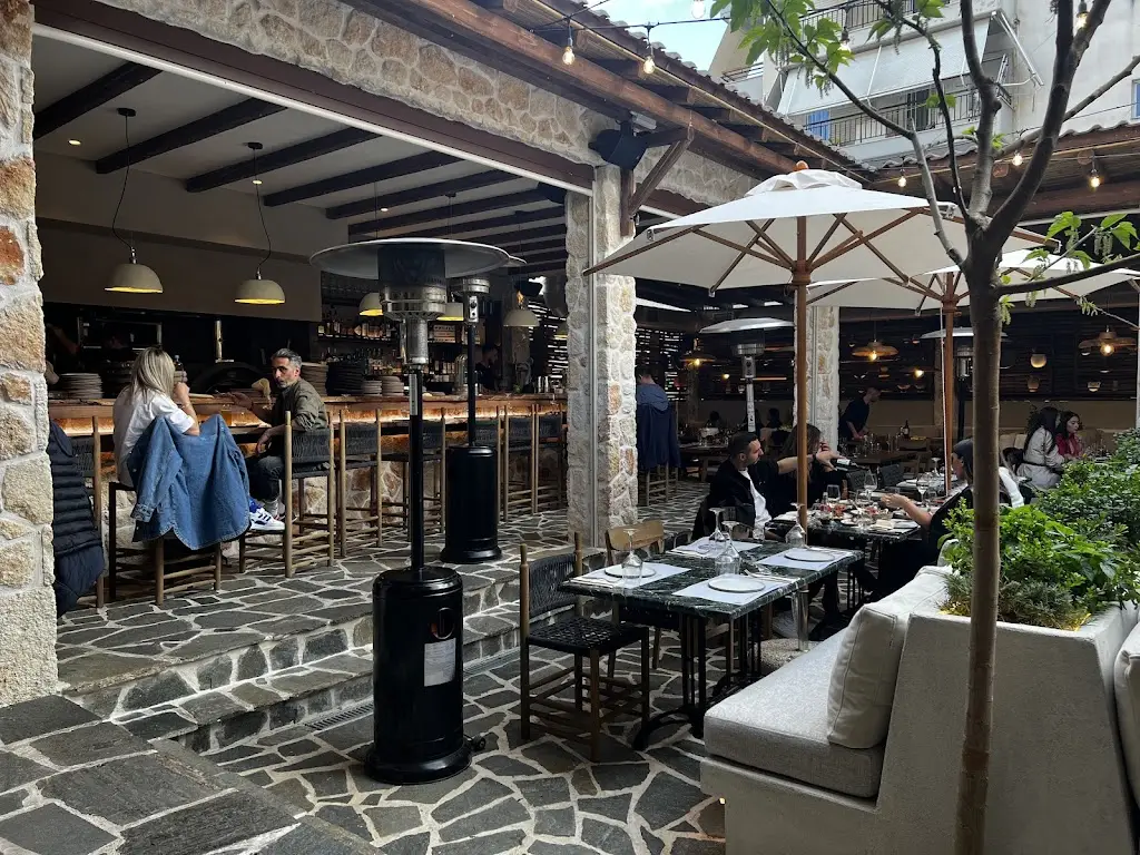 Anama Restaurant in Évosmos