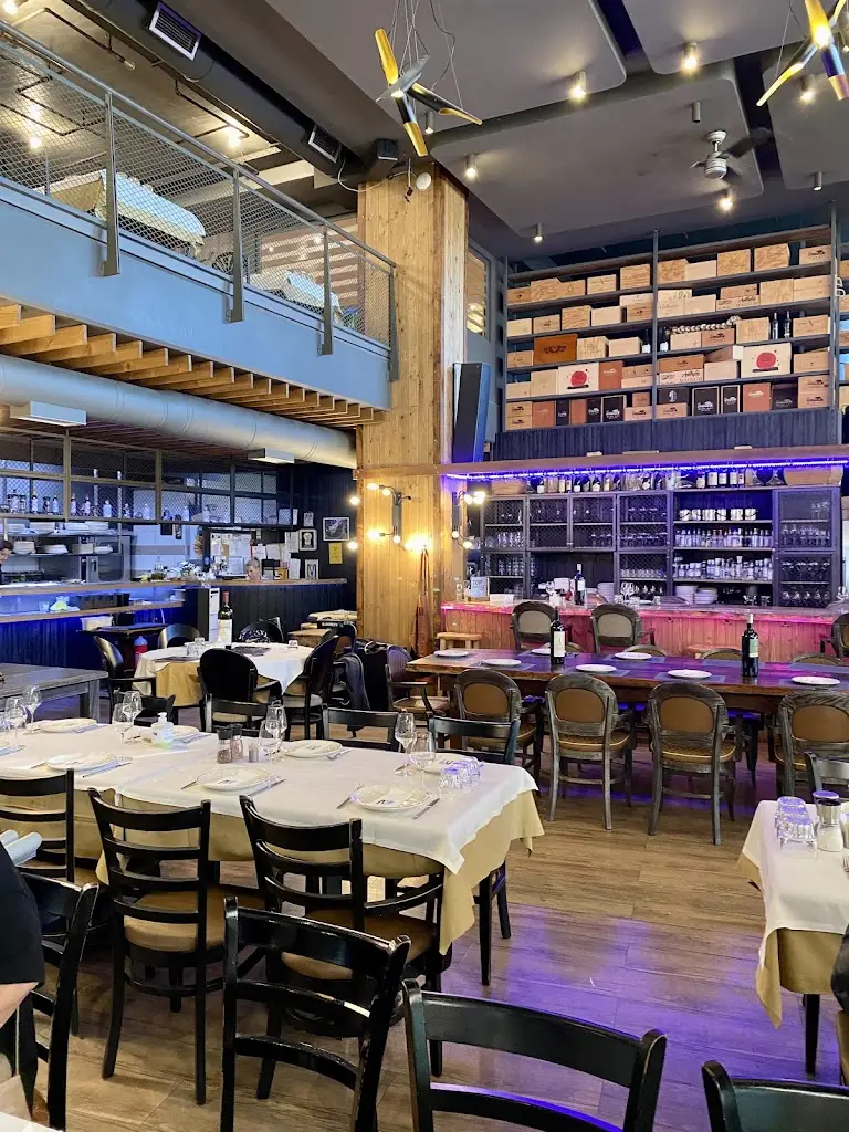 Meze Meze_Évosmos_slider_image_1