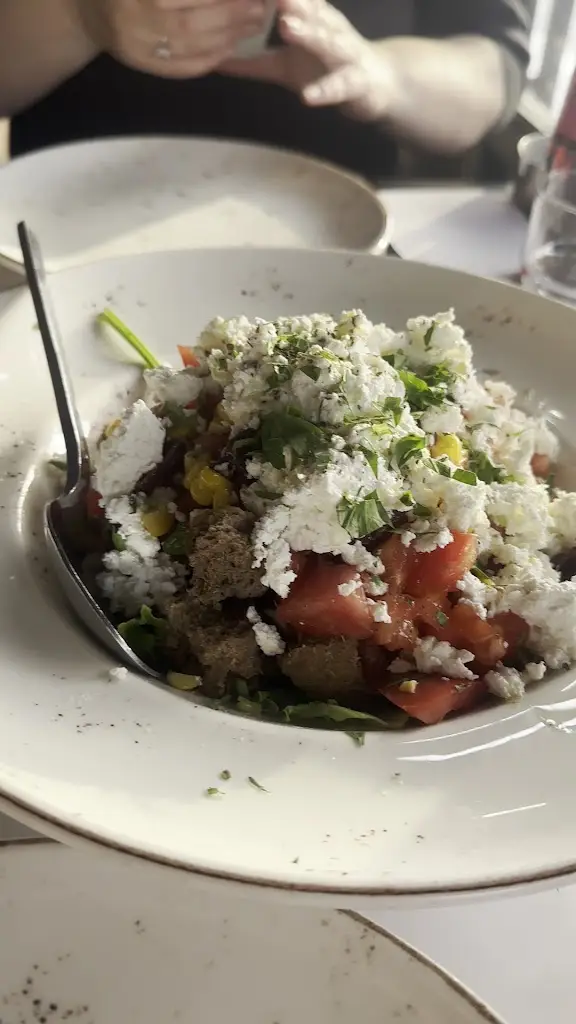 Meze Meze_Évosmos_slider_image_2