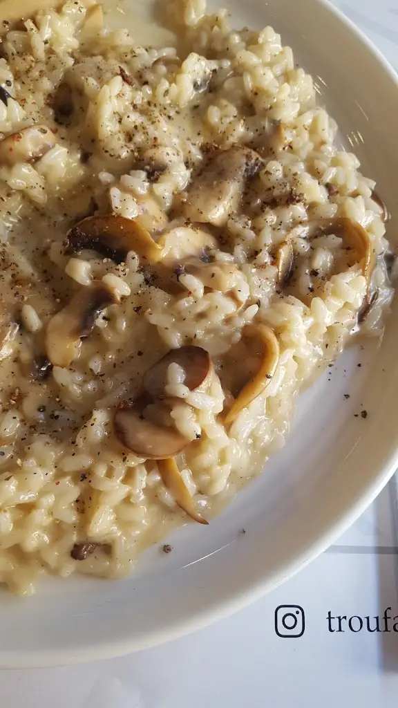 Menü_Τρούφα Μεζεδοπωλείο_Évosmos_Bild_6