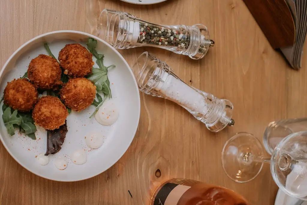 Τρούφα Μεζεδοπωλείο_Évosmos_slider_image_3