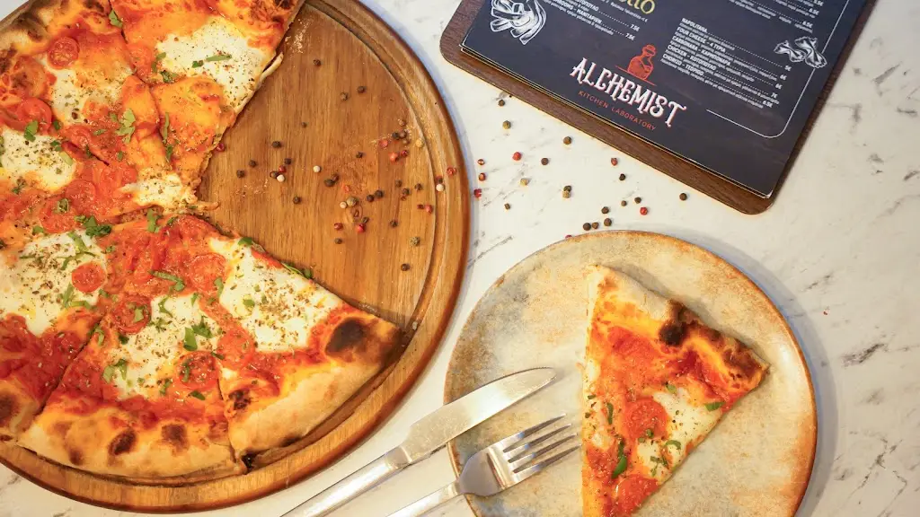 Alchemist Kitchen Laboratory_Galátista_slider_image_2