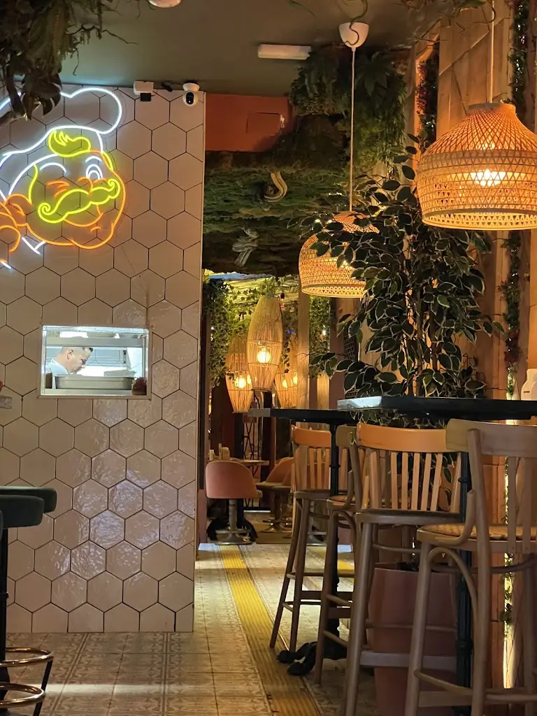 Milagro Pizza Restaurant_Artémida_slider_image_3