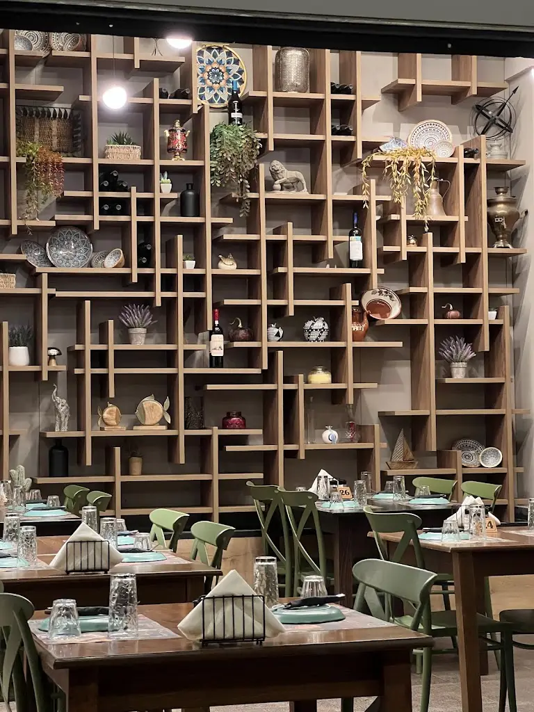 Ούζο μεΖεν Restaurant in Giannitsá