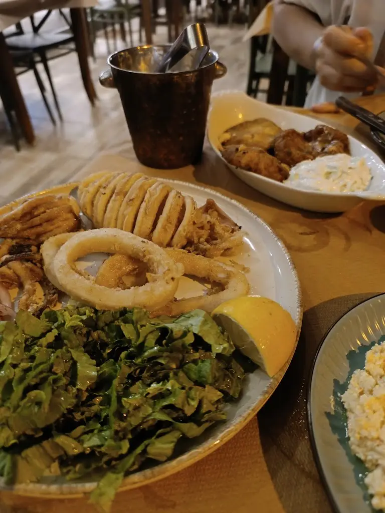 Ούζο μεΖεν_Giannitsá_slider_image_3