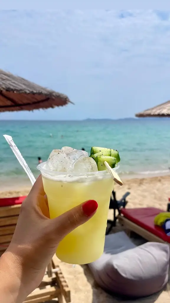 Mihaela Mihneva_Corali Beach Bar_Ierissós_review