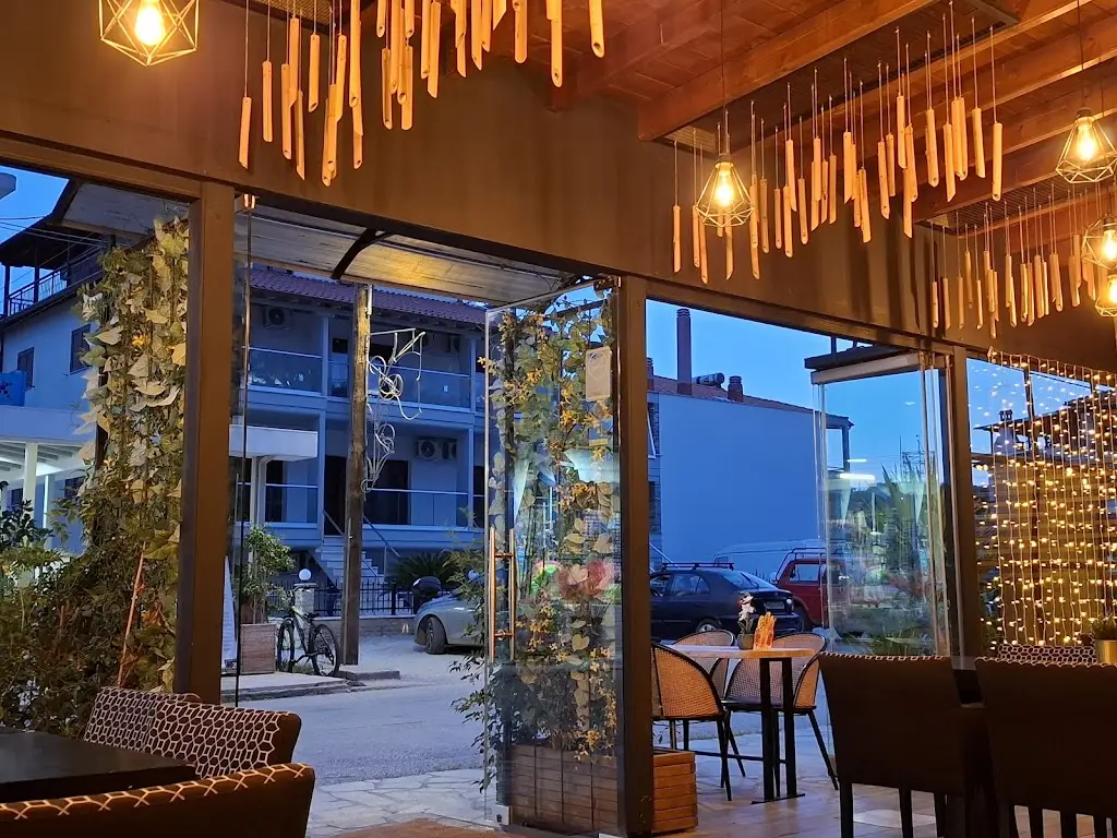 21 Kitchen Cocktail Bar_Ierissós_slider_image_3