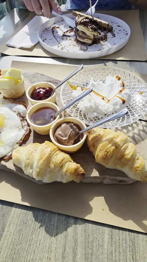 Briki Restaurant_Kallithéa_slider_image_1