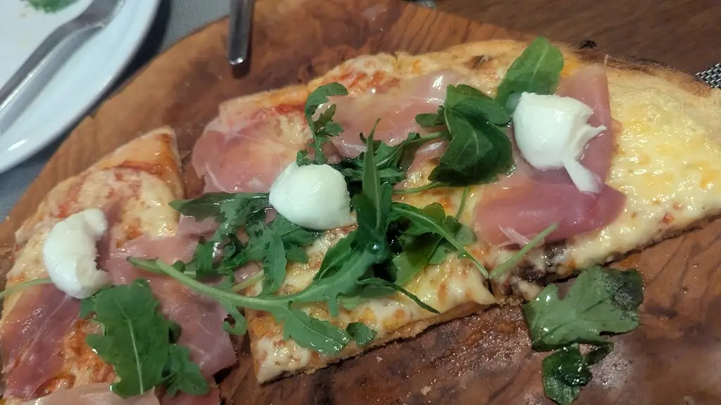 Theo Paraskevopoulos_LAROSE PIZZA la pasteria_Gouménissa_Bewertung