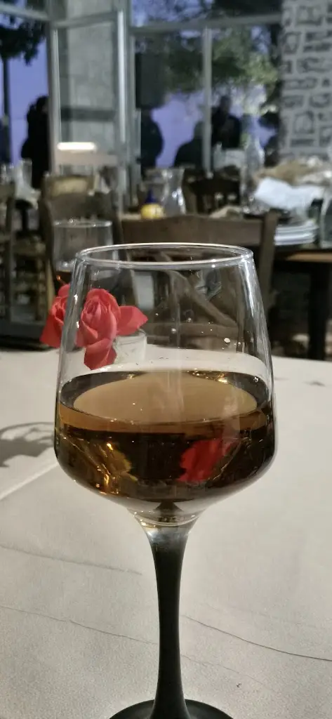 ΜΕΛΙΝΑ ΜΠΑΪΡΑΚΤΑΡΙΔΟΥ_Ταβέρνα 