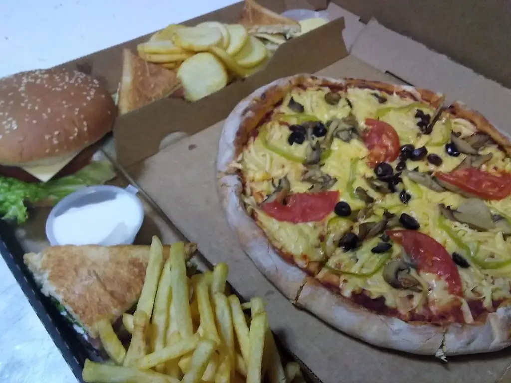 Menu_Kati Psinetai bougatsa - pizza_Gouménissa_image_9