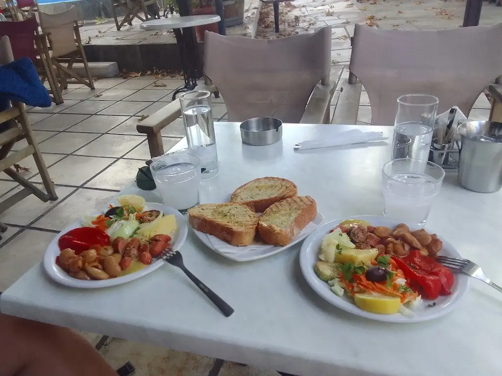 Χρήστος Μπαιραμης_Ο Μελισσοκόμος_Gouménissa_Bewertung