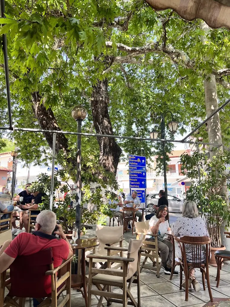 Ο Μελισσοκόμος_Gouménissa_slider_image_1