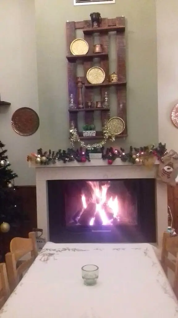 Athanasios Aidonis_Tavern Tavern Gkountinas_Gouménissa_avis