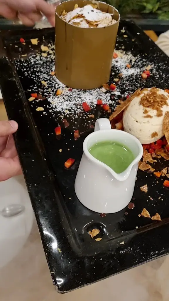 Marrone Restaurant restaurant à Kalamariá