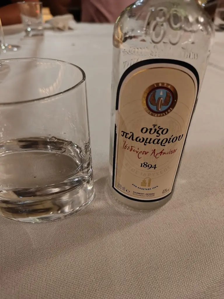 Lars Holmqvist_Mavri Thalassa_Kalamariá_review